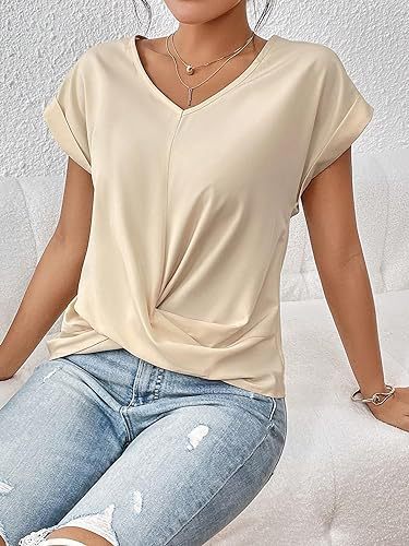 Freja | Elegant blouse with details