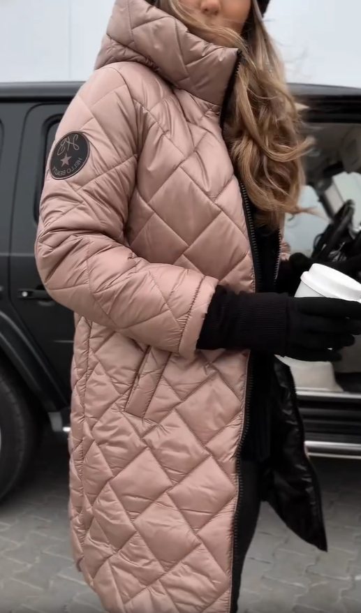 Bogna | Elegantní prošívaná péřová bunda s kapucí