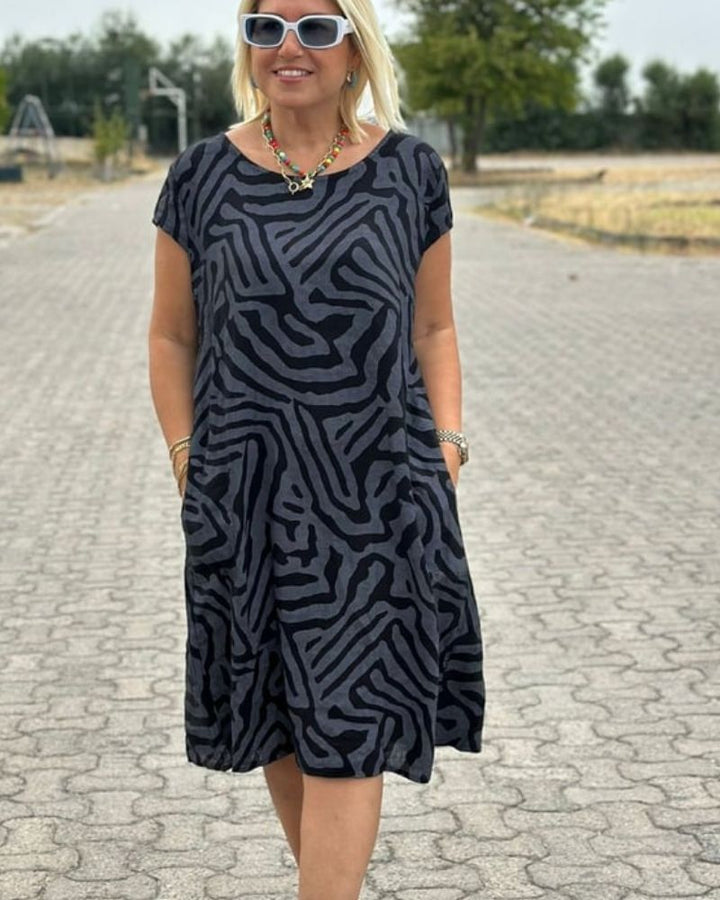 Nelia I Dress with Round Neck and Pattern