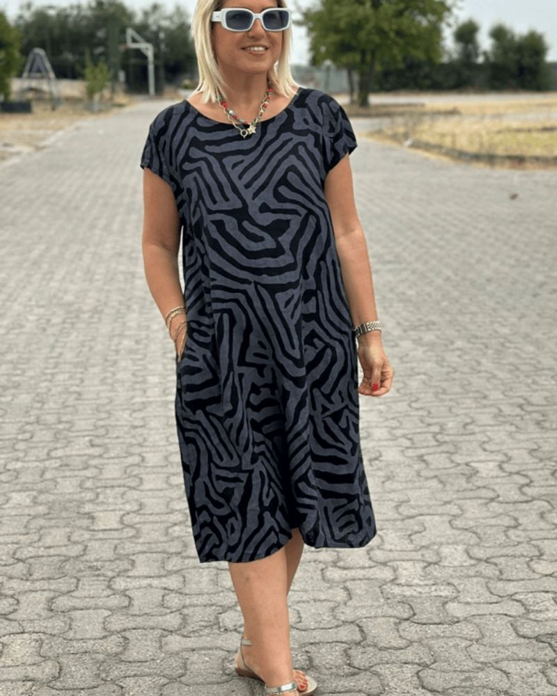 Nelia I Dress with Round Neck and Pattern