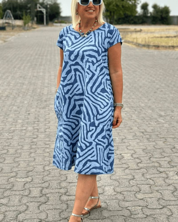 Nelia I Dress with Round Neck and Pattern