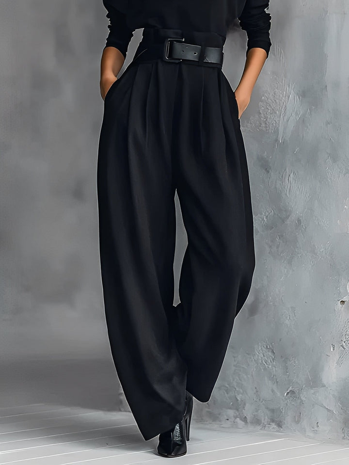 Maria – set with a turtleneck and straight pants