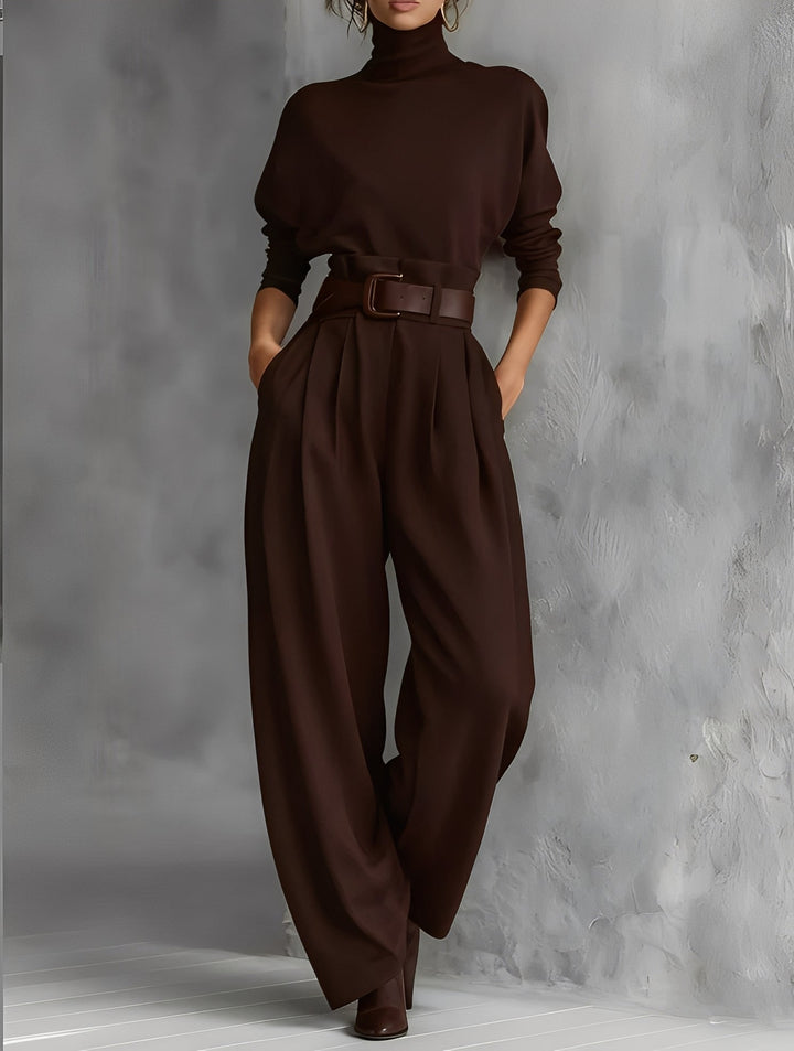 Maria – set with a turtleneck and straight pants