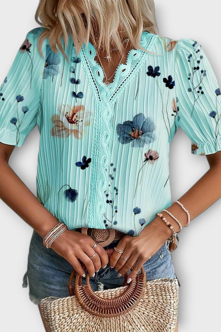 Bruna - Stylish top with a V-neck in the shape of a heart