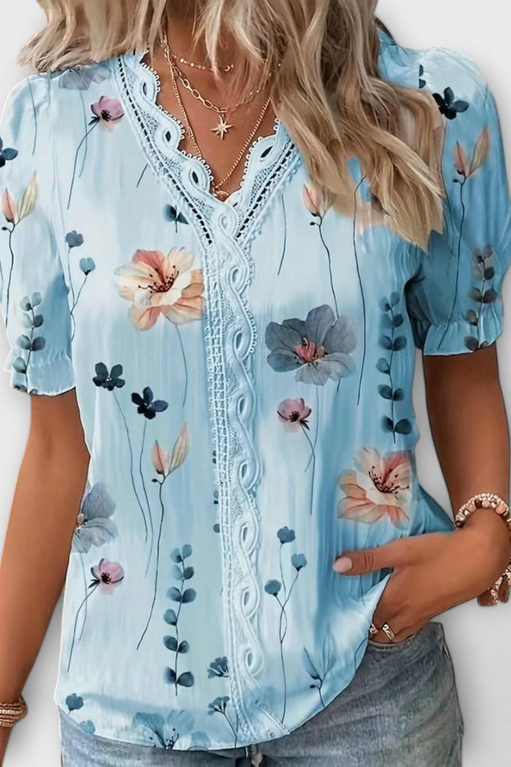 Bruna - Stylish top with a V-neck in the shape of a heart