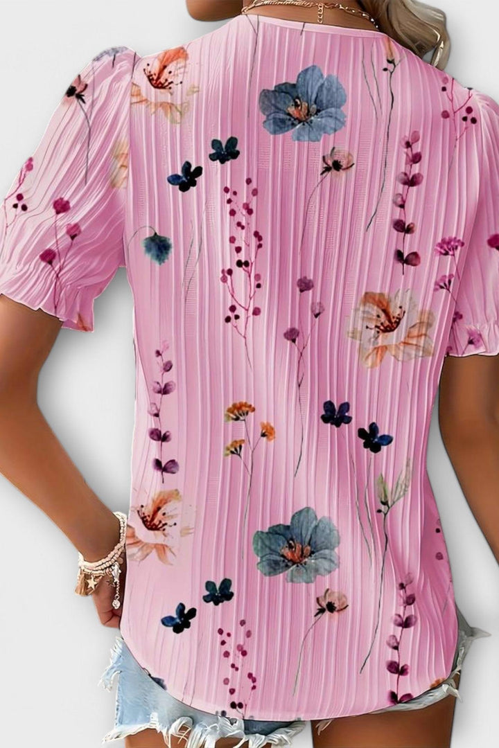 Bruna - Stylish top with a V-neck in the shape of a heart