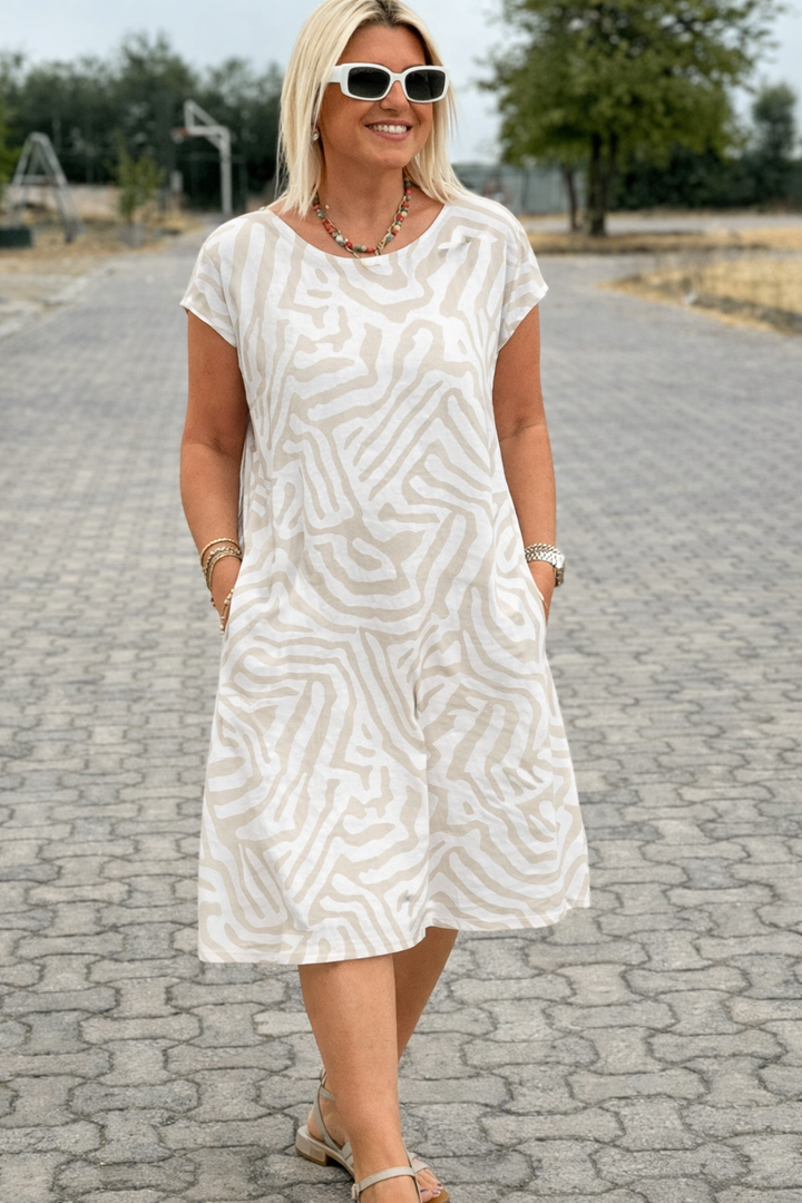 Nelia I Dress with Round Neck and Pattern