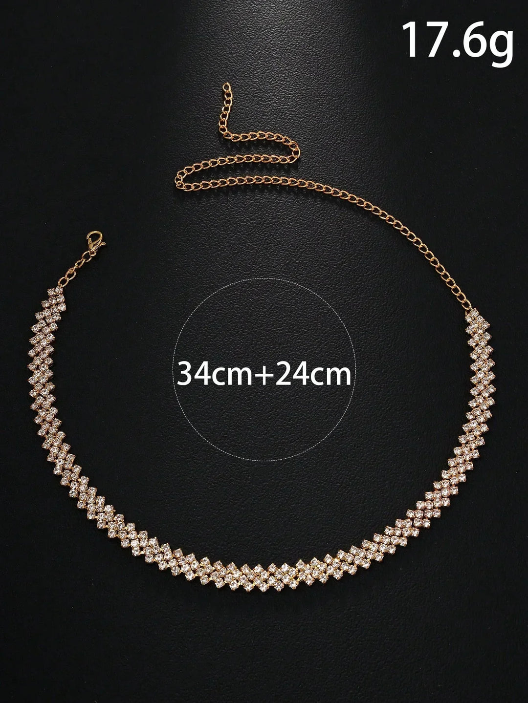 Elegant necklace with crystals