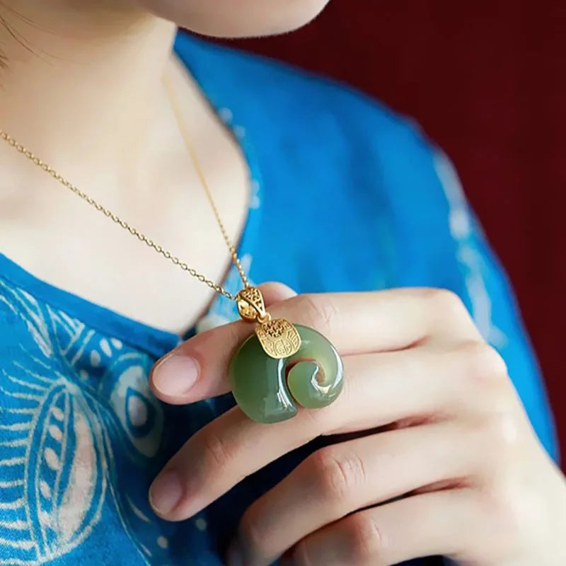 Jade Hetian Elephant-Shaped Pendant Necklace – 18K Gold-Plated Chain for Women