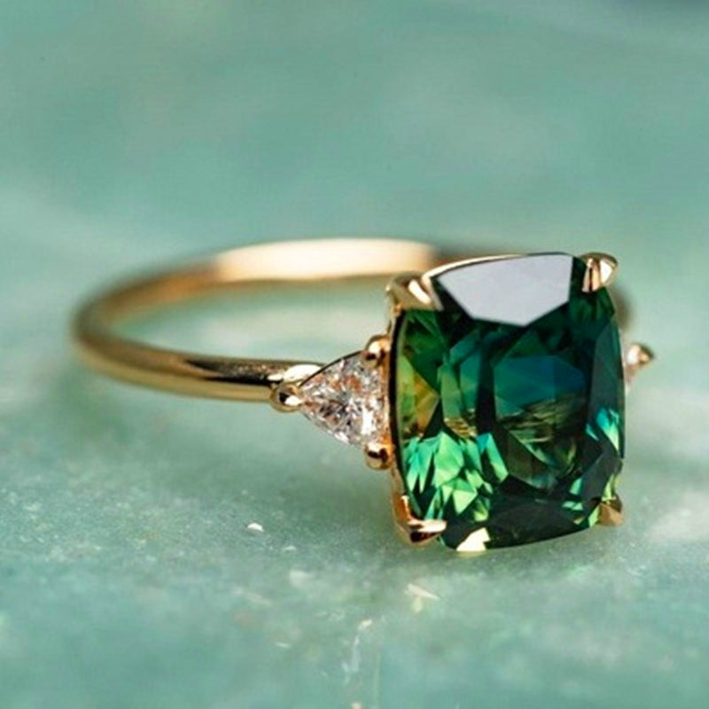 Luck - Green zircon ring in gold