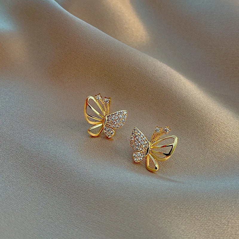 Elegant Stud Earrings with Zirconia in the Shape of a Butterfly