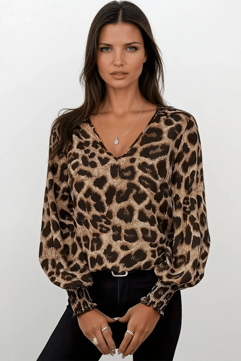 Susana - Elegant blouse in leopard pattern