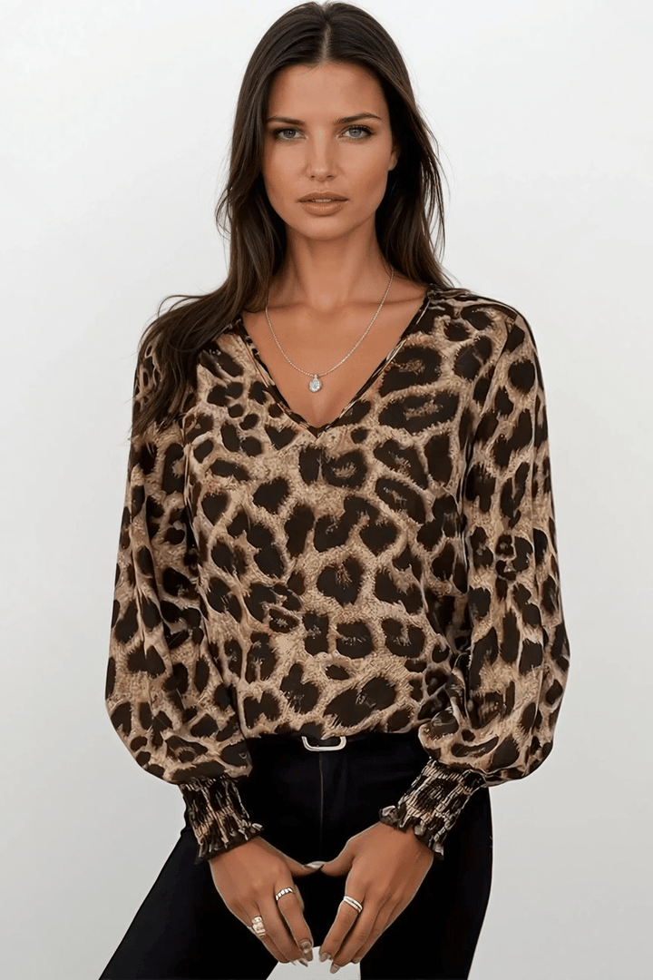 Susana - Elegant blouse in leopard pattern