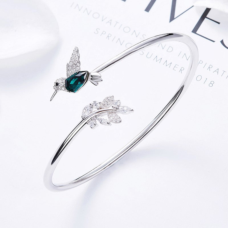 Regulowany pierścionek Hummingbird z diamentem ze strassów