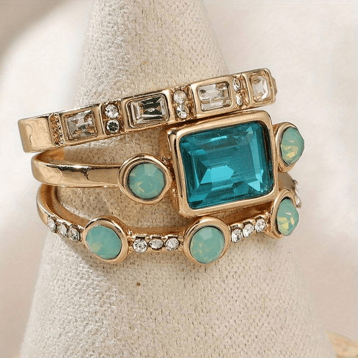 Vintage necklace with blue crystal