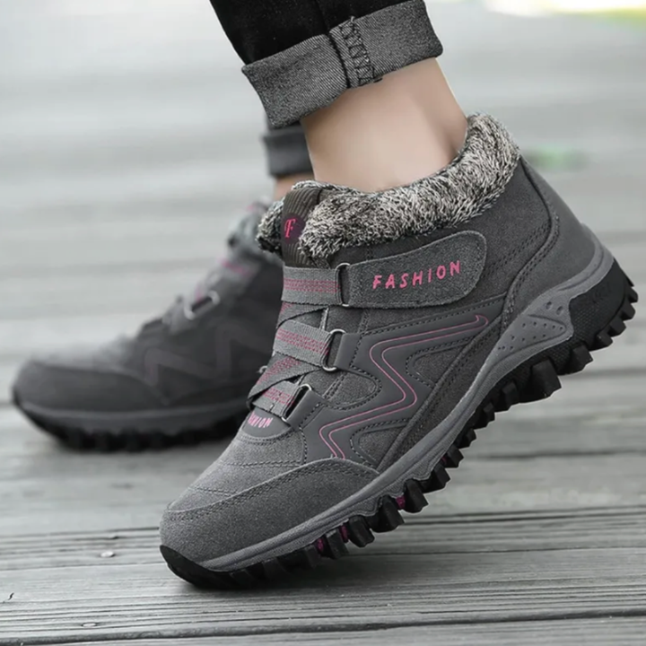 Stabilizing winter hiking shoes