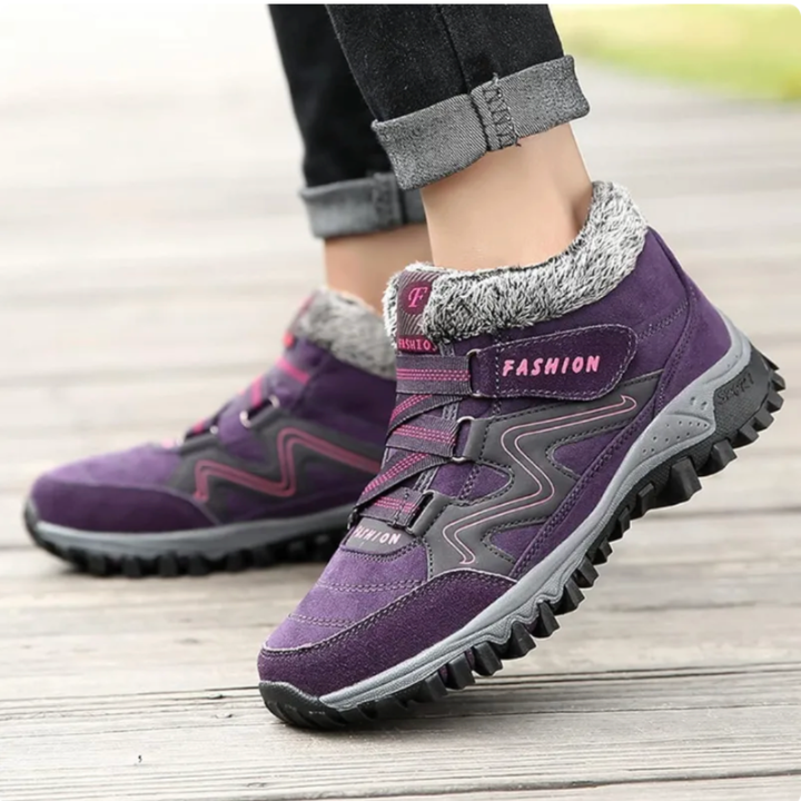 Stabilizing winter hiking shoes