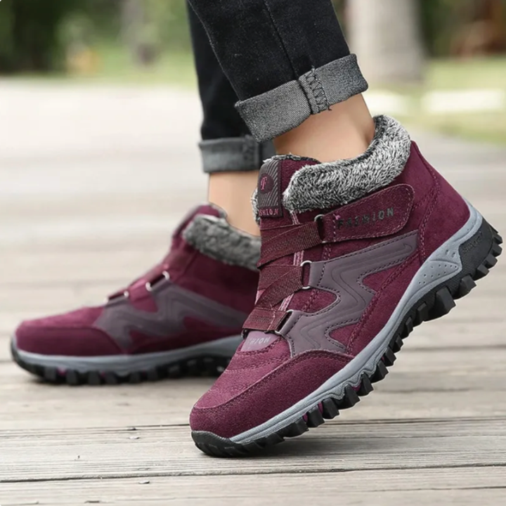 Stabilizing winter hiking shoes