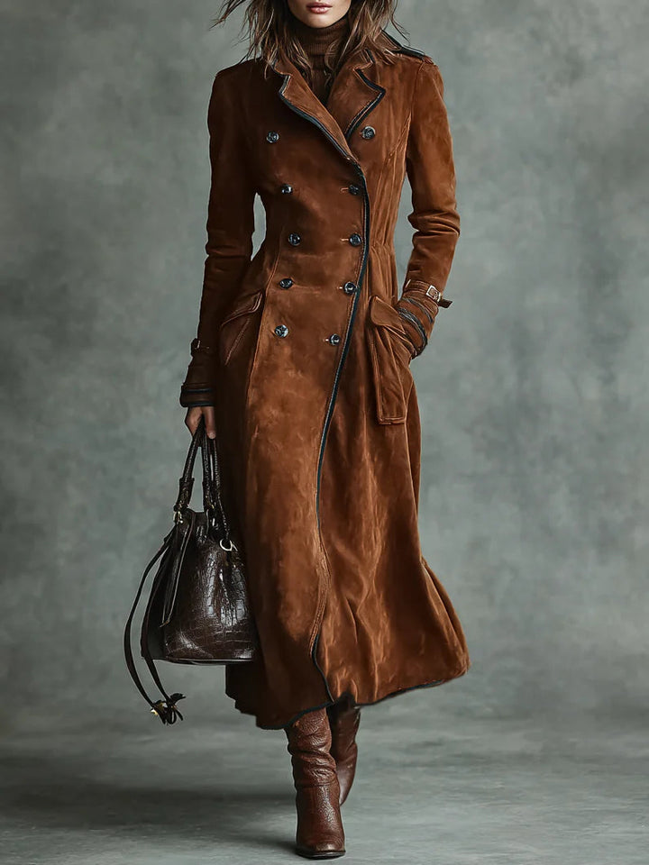 Cappotto lungo in suede con dettagli neri e design doppiopetto