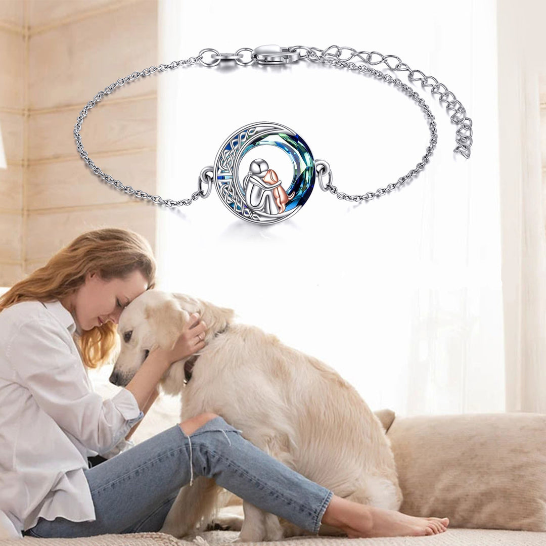 Adjustable bracelet with a dog-shaped charm made of sterling silver