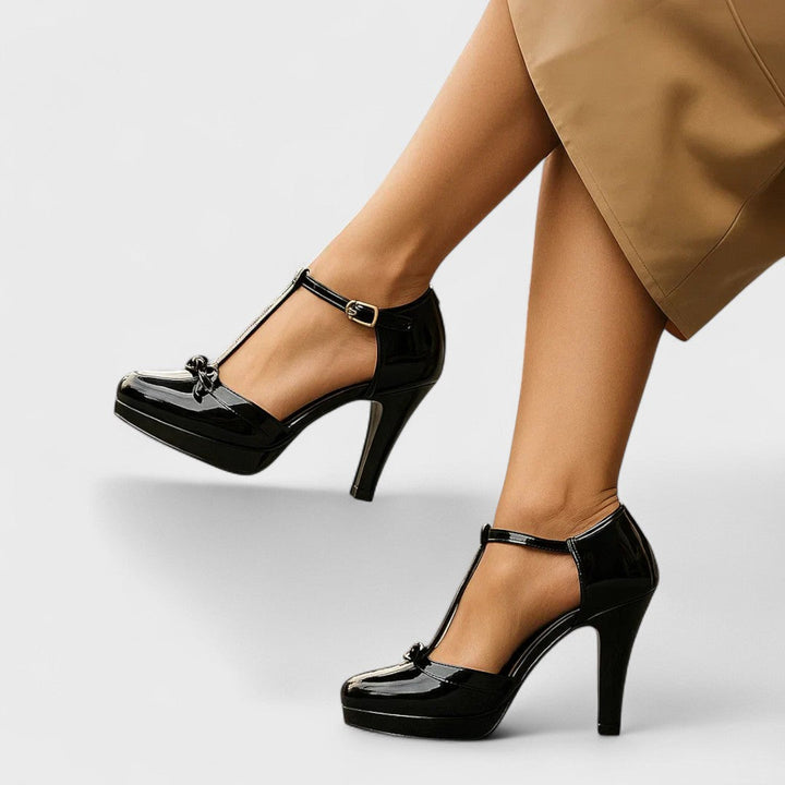 Bella | Elegant décolleté with superior comfort