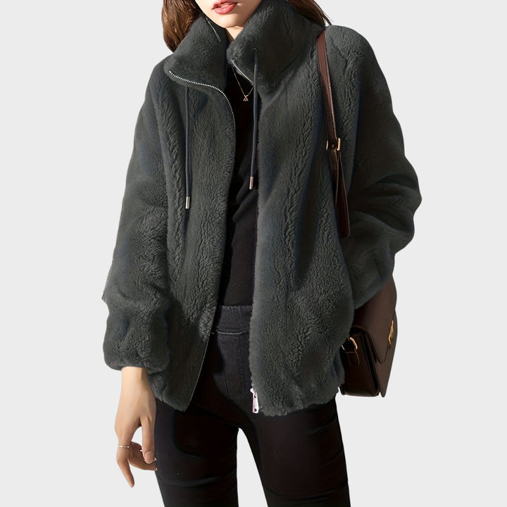 Avelora - Comfortable Zip-Up Hoodie
