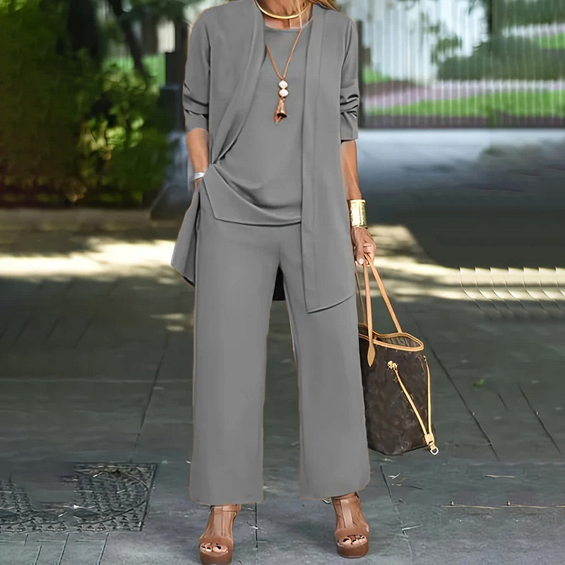 Caroline I Elegant women's 3-piece loose-fitting set