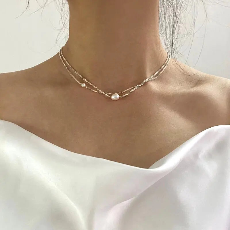 Classic necklace with freshwater pearls