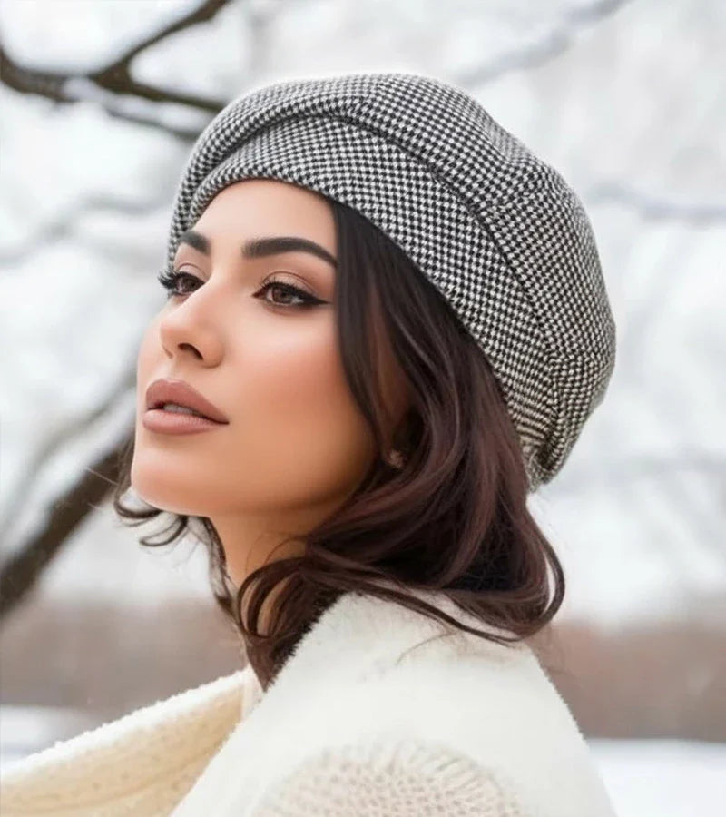 Léa | The timeless elegance of the Parisian beret