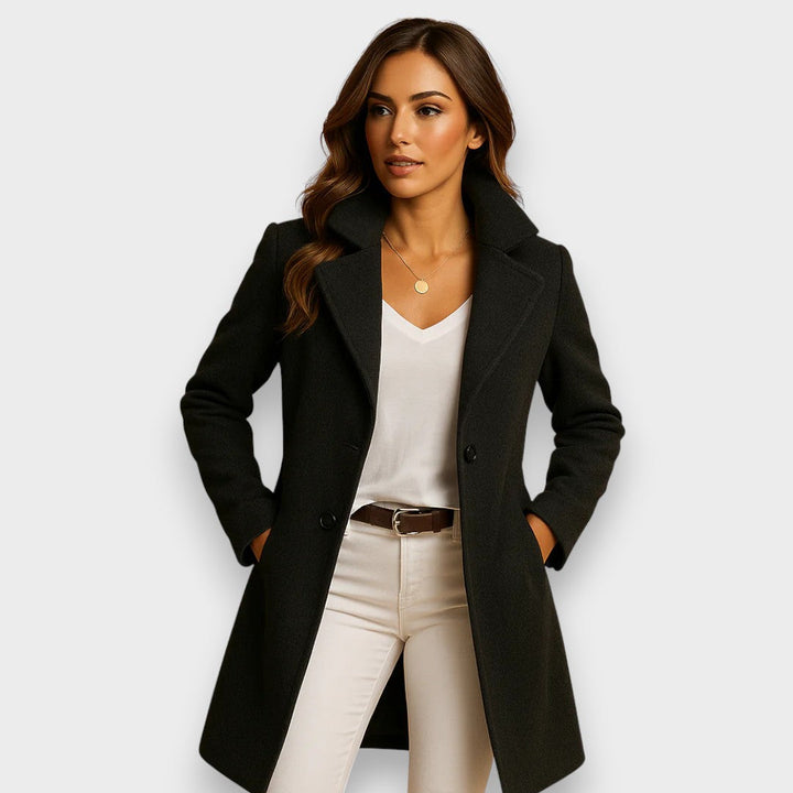 NORA IN CLASSIC CAPE